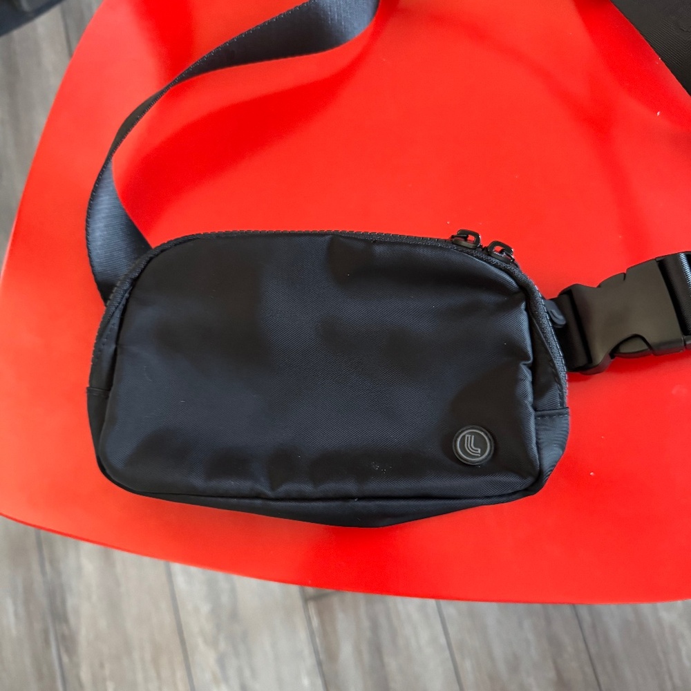 Lole Unisex Belt Bag/Crossbody Sling